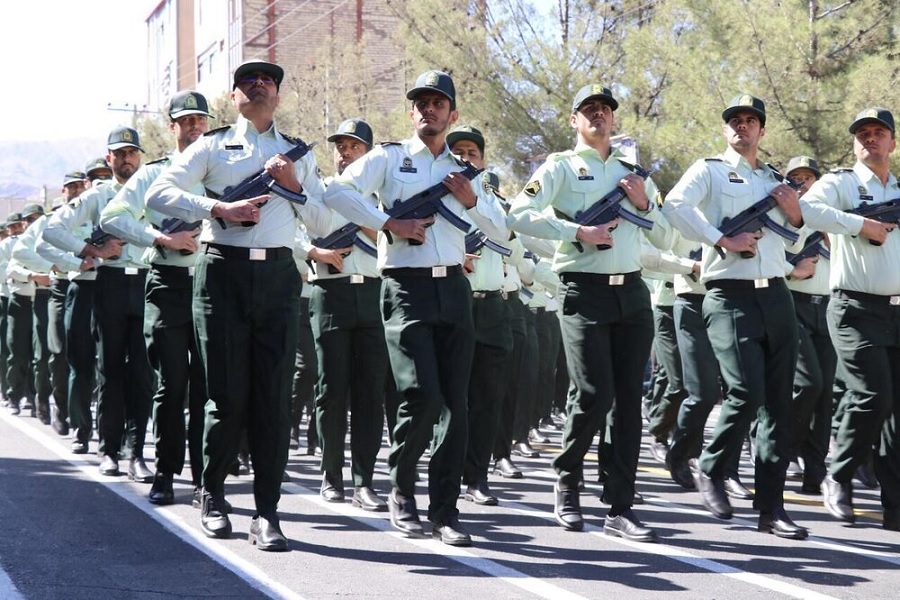 استخدام نیروی انتظامی
