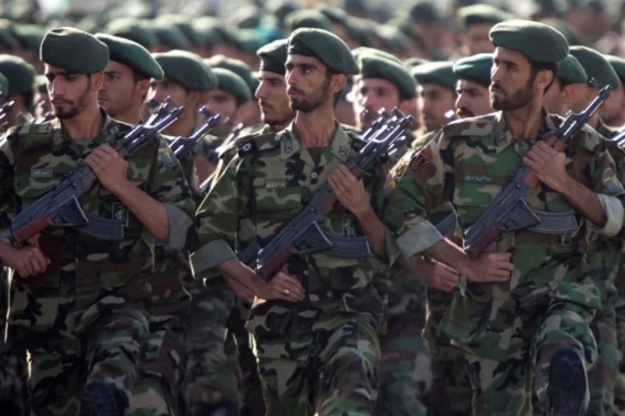 استخدام سپاه پاسداران