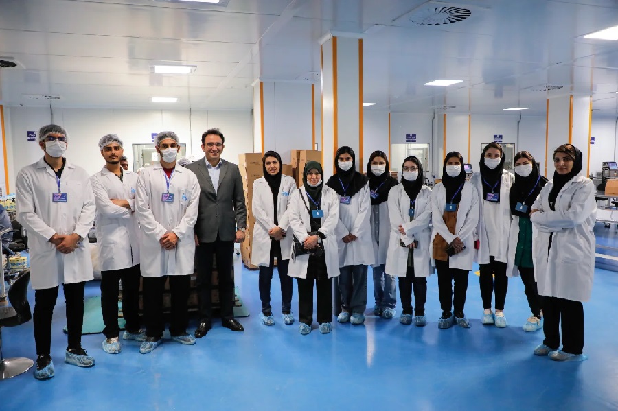استخدام به‌عنوان عضو استاد دانشگاه و عضو هیات علمی